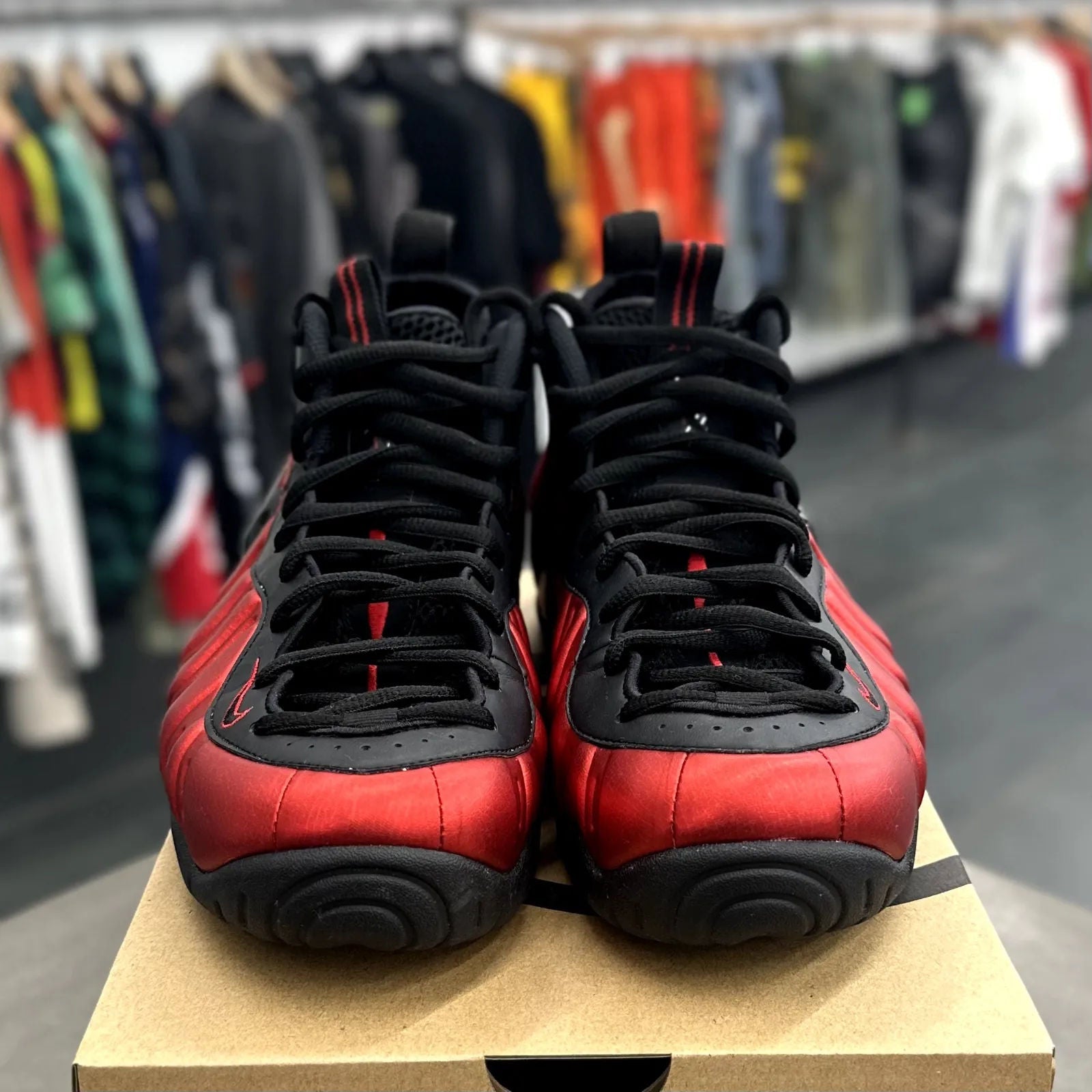 Nike Air Foamposite Pro University Red - Preowned