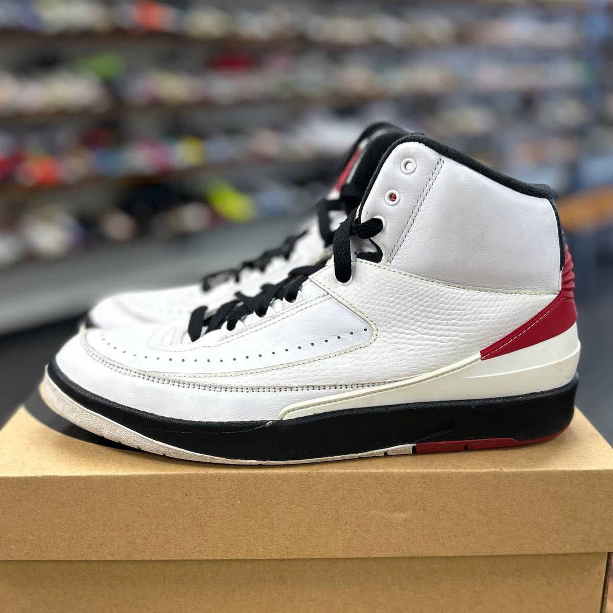 Jordan 2 Retro OG Chicago (2022) - Preowned