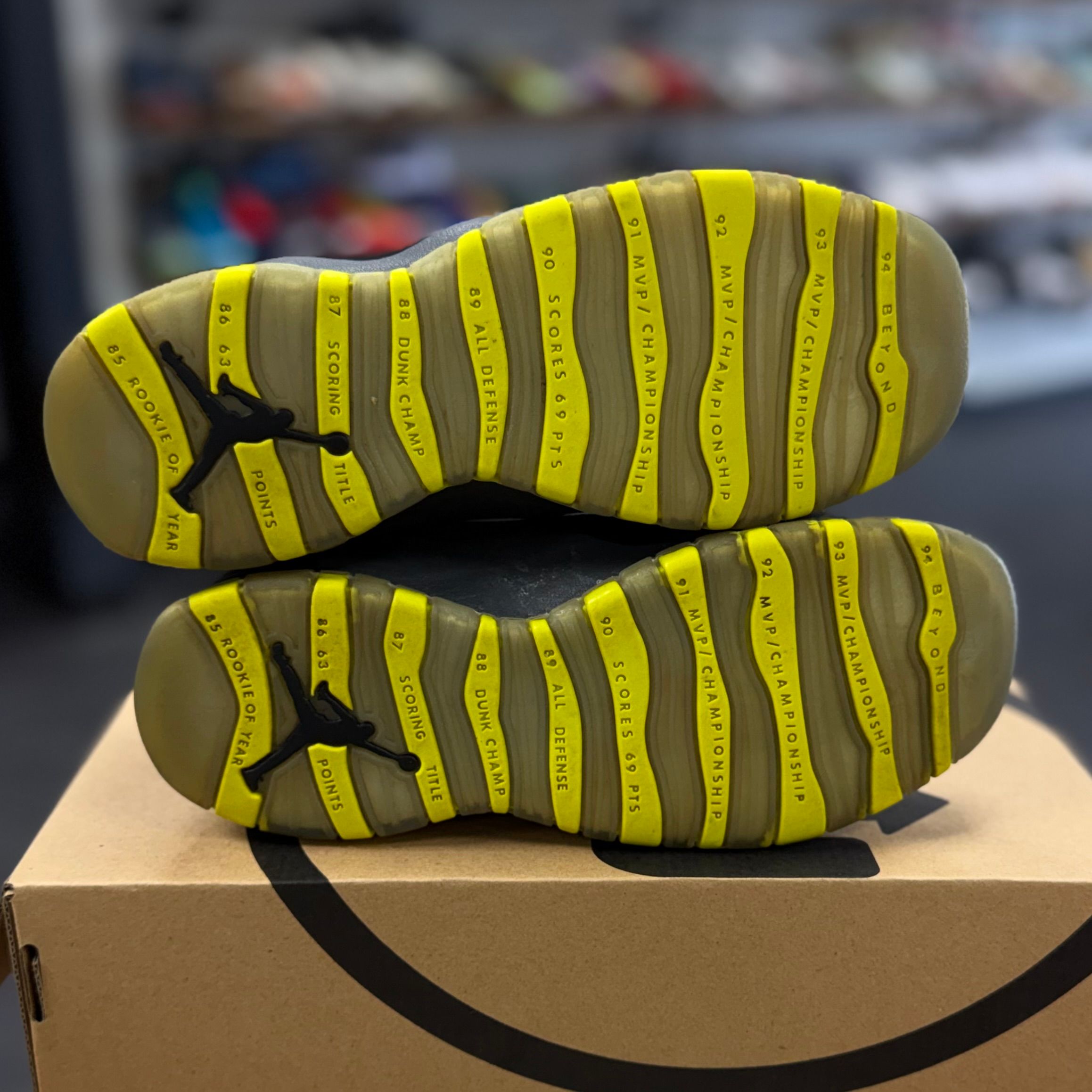 Jordan 10 Retro Venom (GS) - Preowned