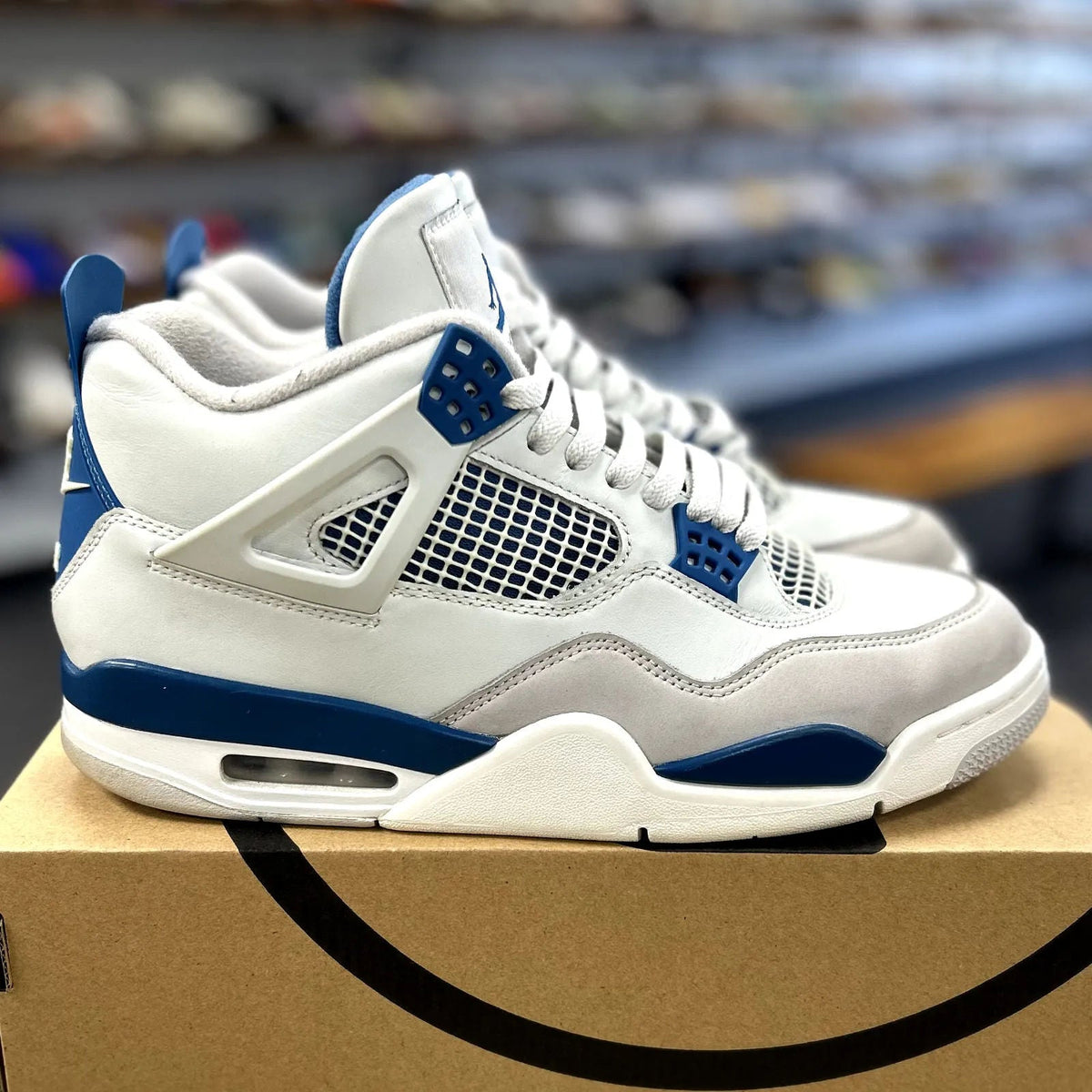 Jordan 4 Retro Military Blue (2024) - Preowned