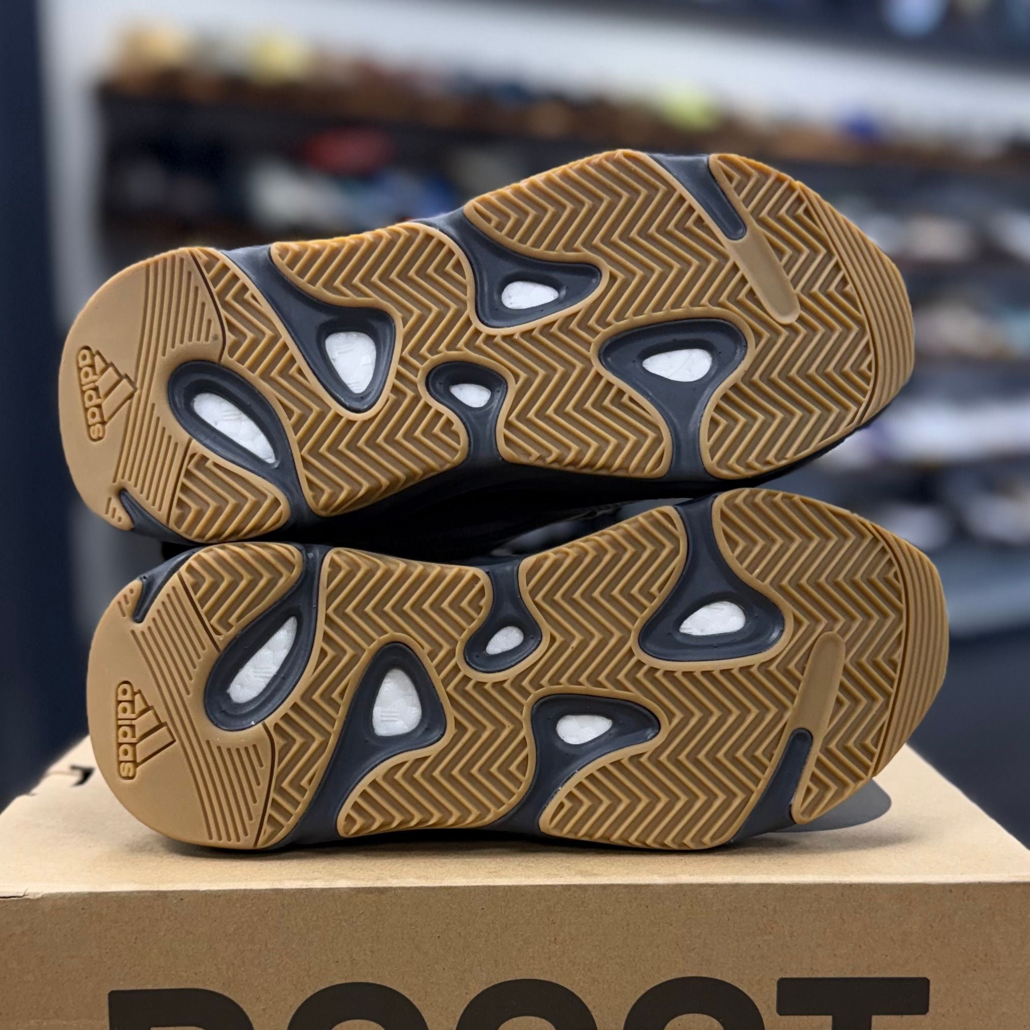 BRAND NEW STEAL - adidas Yeezy Boost 700 V2 Tephra