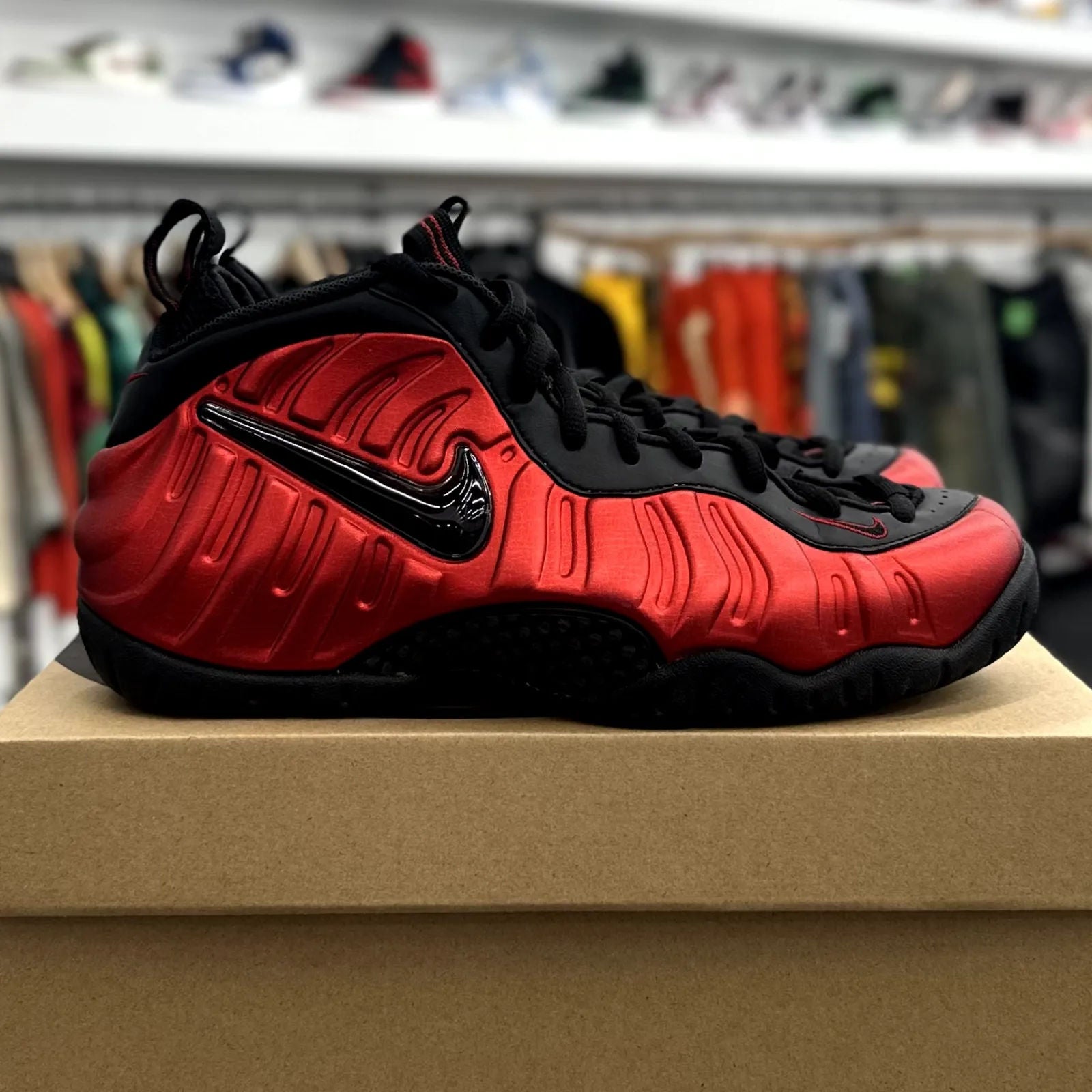 Nike Air Foamposite Pro University Red - Preowned