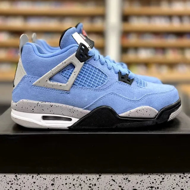 Jordan 4 Retro University Blue (GS) - Preowned