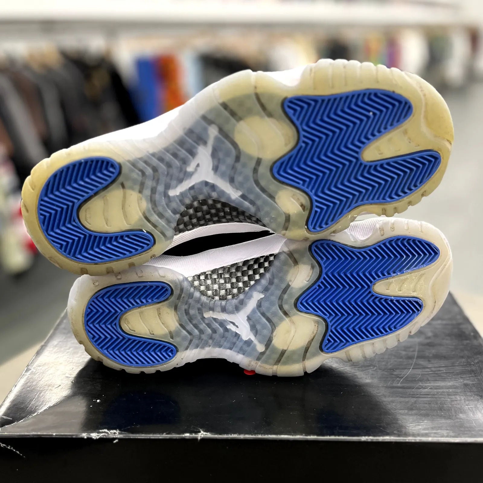 Jordan 11 Retro Low Space Jam - Preowned