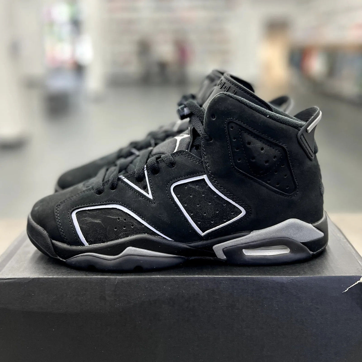 Jordan 6 Retro Cap and Gown (GS) - Preowned