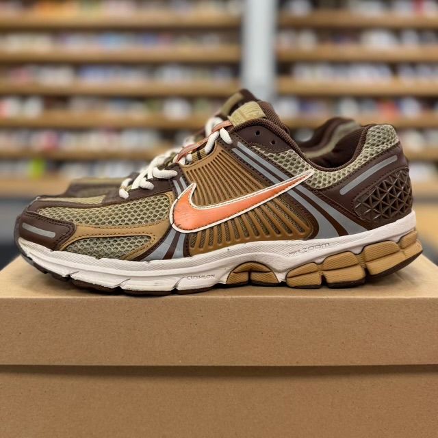 Nike Zoom Vomero 5 Wheat Grass Cacao Wow - Preowned