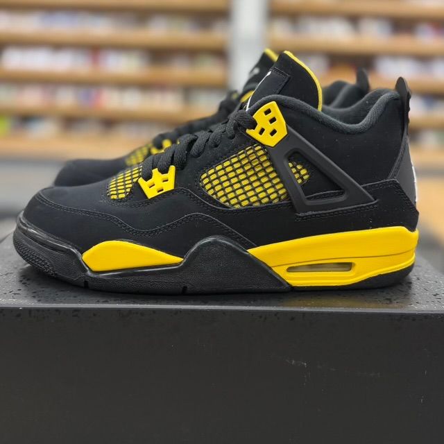 Jordan 4 Retro Thunder (2023) (GS) - Preowned