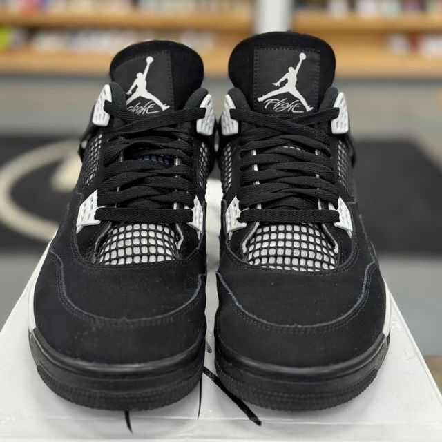 Jordan 4 Retro White Thunder - Preowned