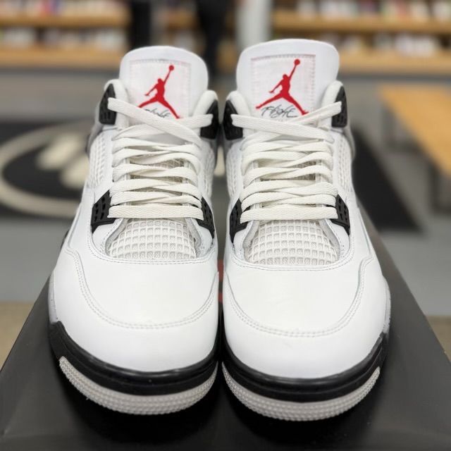 Jordan 4 Retro White Cement (2025) - Preowned