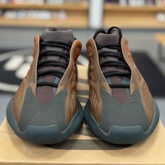 adidas Yeezy 700 V3 Copper Fade - Preowned