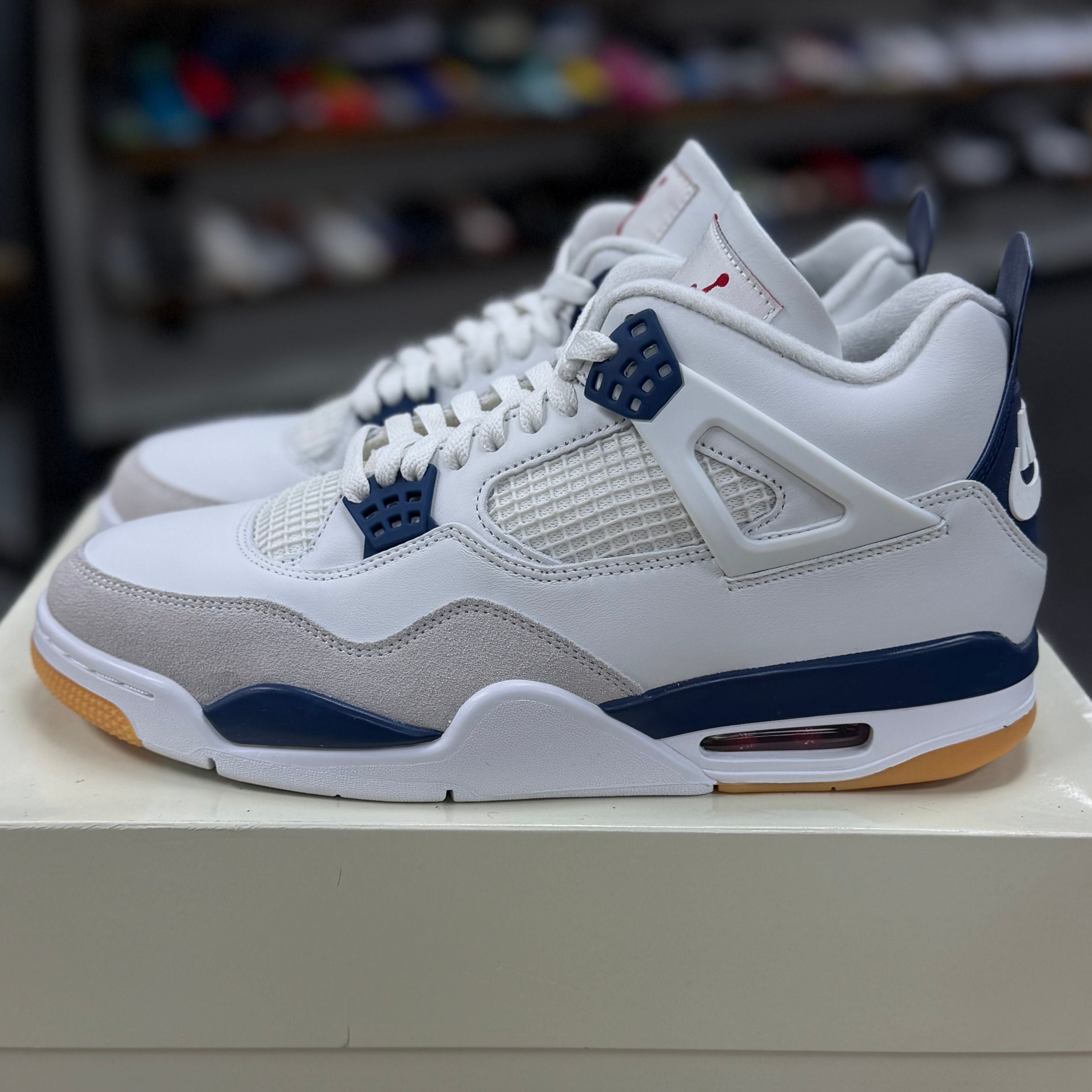 Jordan 4 Retro SB Navy - Preowned