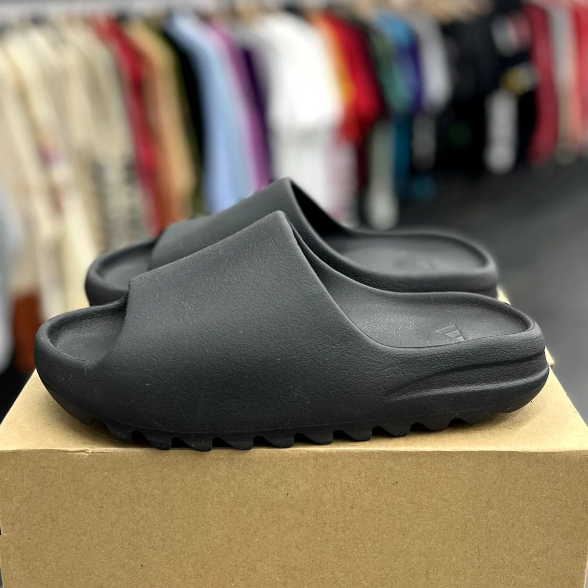 adidas Yeezy Slide Onyx - Preowned