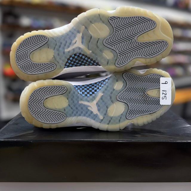 Jordan 11 Retro Low Cement Grey - Preowned