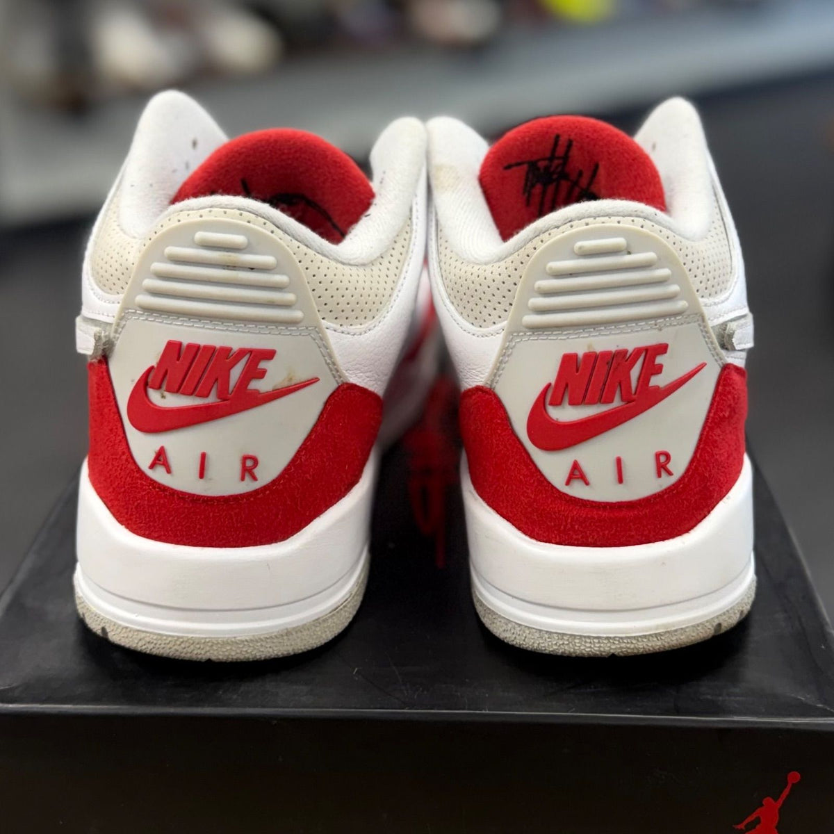 Jordan 3 Retro Tinker White University Red - Preowned