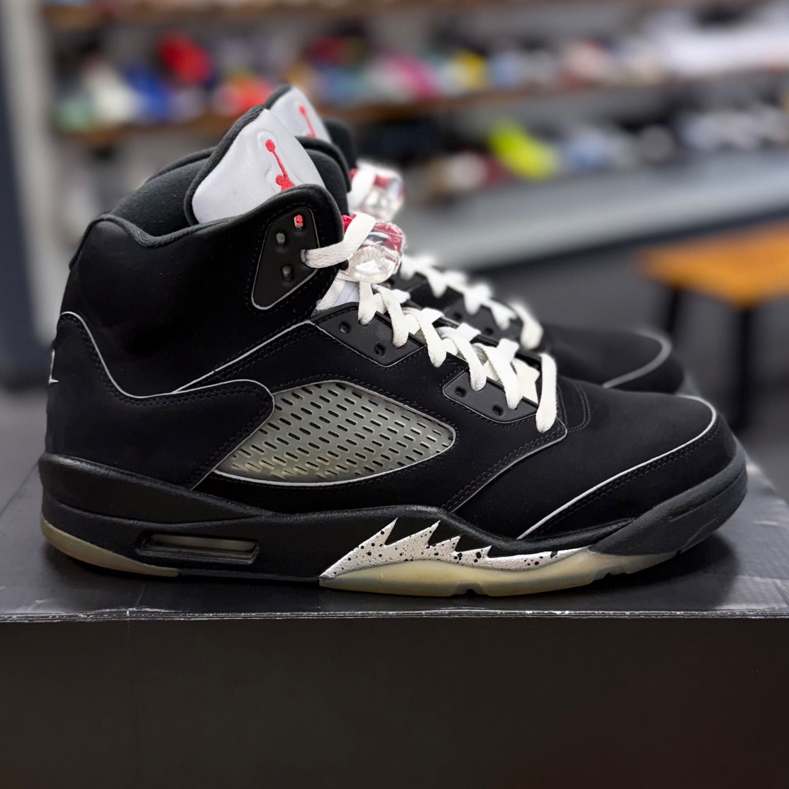 Jordan 5 Retro OG Black Metallic Reimagined - Preowned