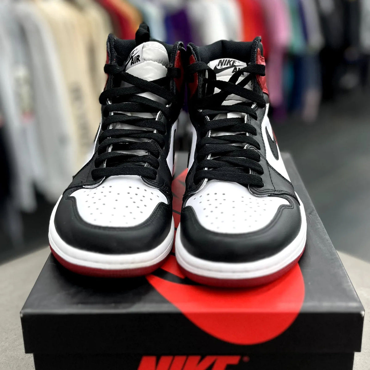 Jordan 1 Retro Black Toe (2016) - Preowned