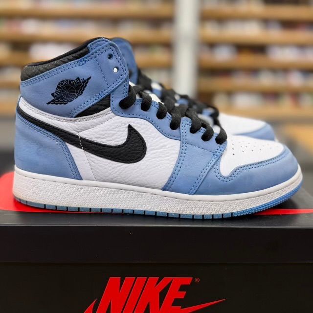 Jordan 1 Retro High OG University Blue (GS) - Preowned
