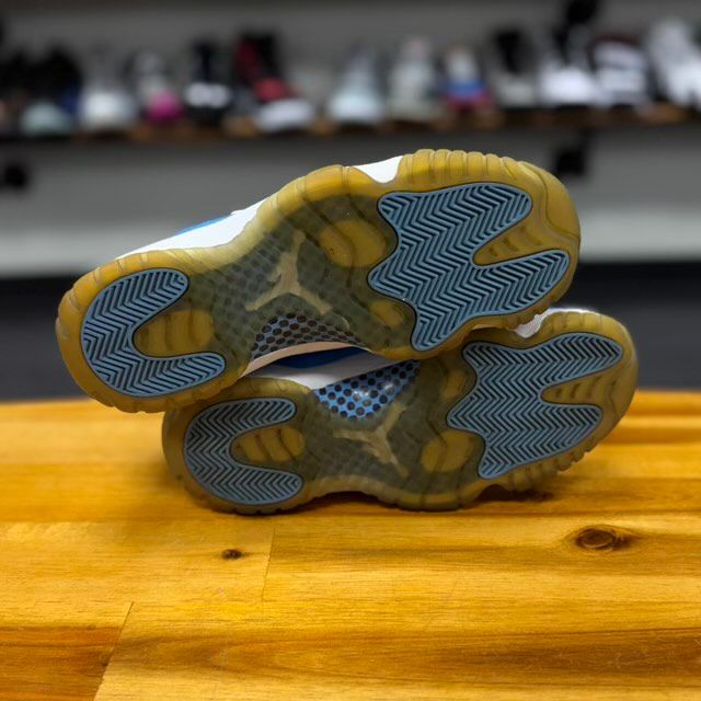 Jordan 11 Retro Low University Blue (2017) - Preowned