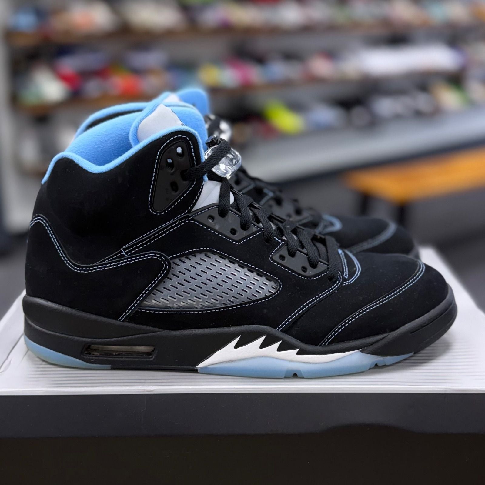 Jordan 5 Retro Black University Blue (2026) - Preowned