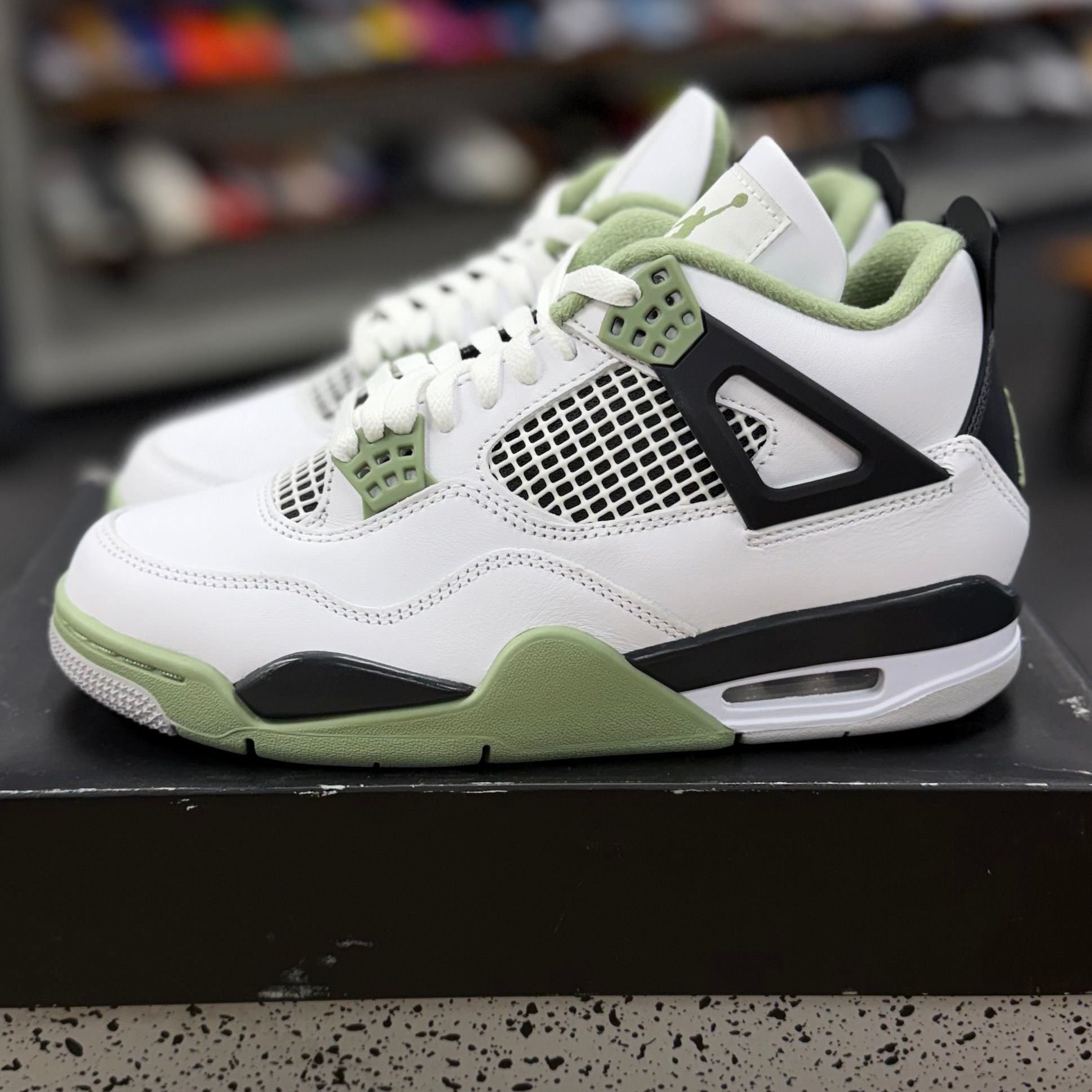 BRAND NEW STEAL - Jordan 4 Retro Seafoam (Women's)