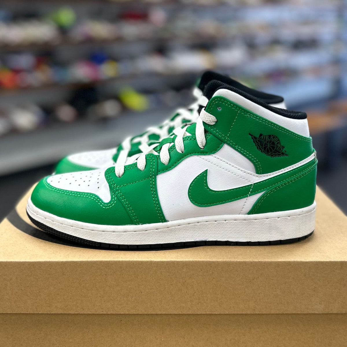Jordan 1 Mid Lucky Green (GS) - Preowned