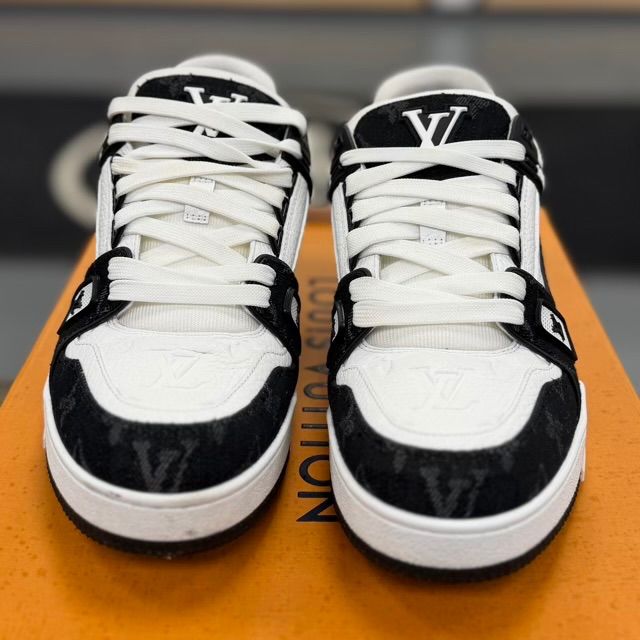 Louis Vuitton LV Trainer White Black - Preowned