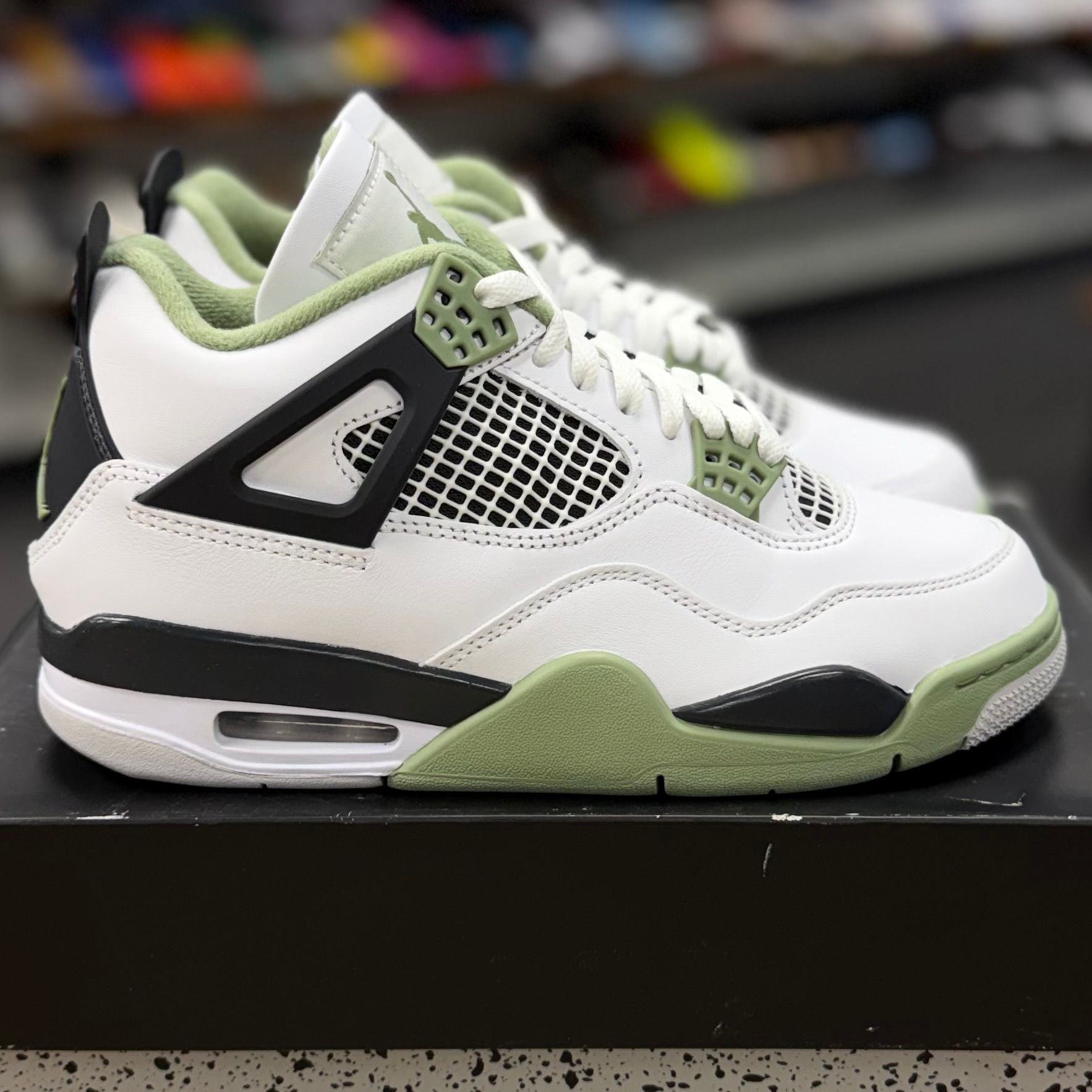 BRAND NEW STEAL - Jordan 4 Retro Seafoam (Women's)