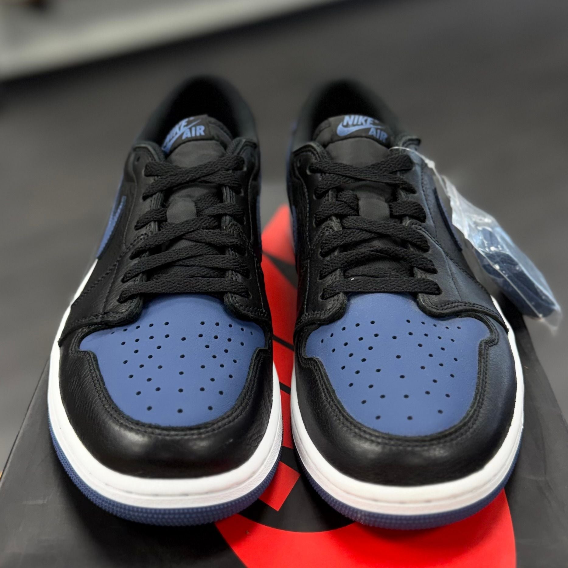 BRAND NEW STEAL - Jordan 1 Retro Low OG Mystic Navy