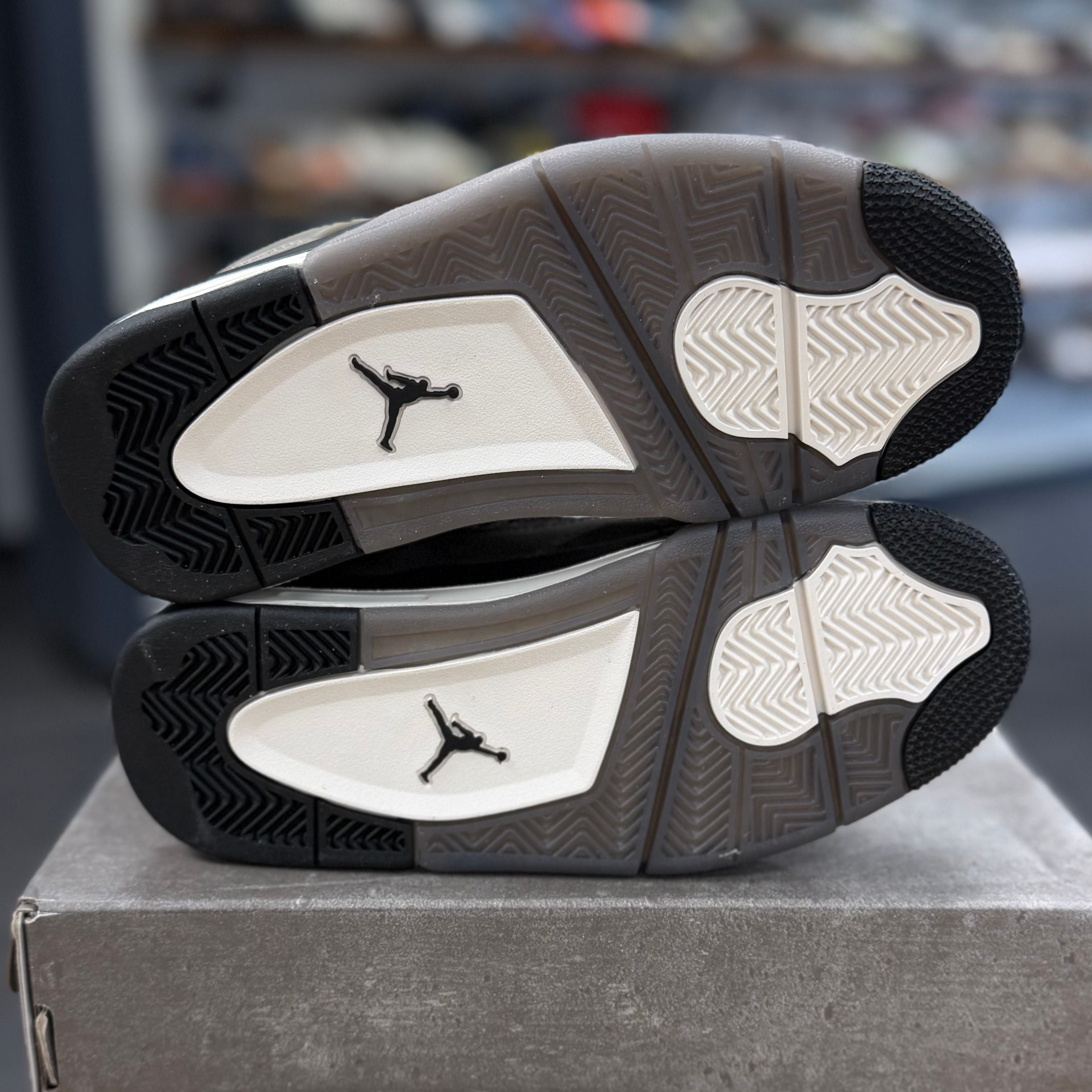 BRAND NEW STEAL - Jordan 4 Retro Cave Stone (GS)