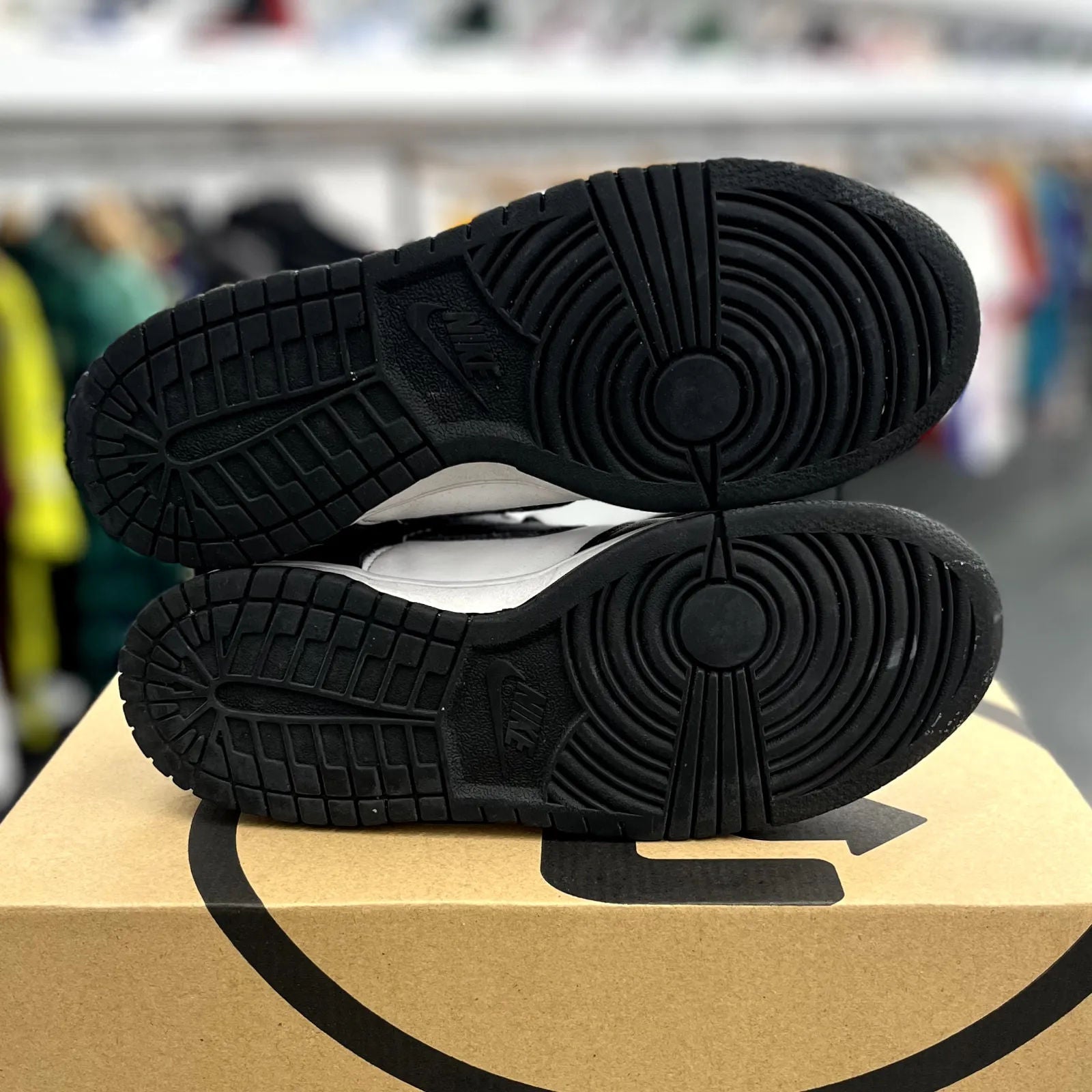 Nike Dunk Low Retro White Black Panda (GS) - Preowned