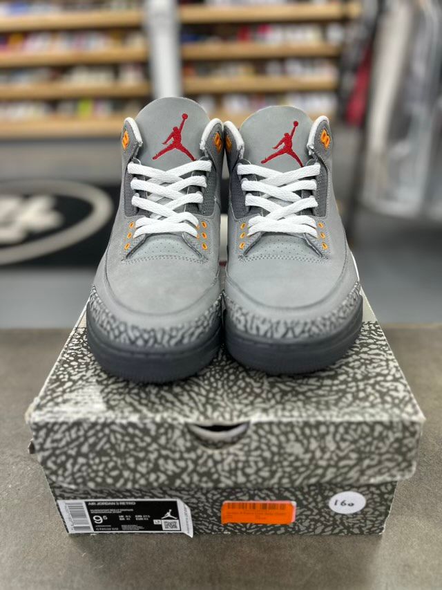 Jordan 3 Retro Cool Grey (2021) - Preowned