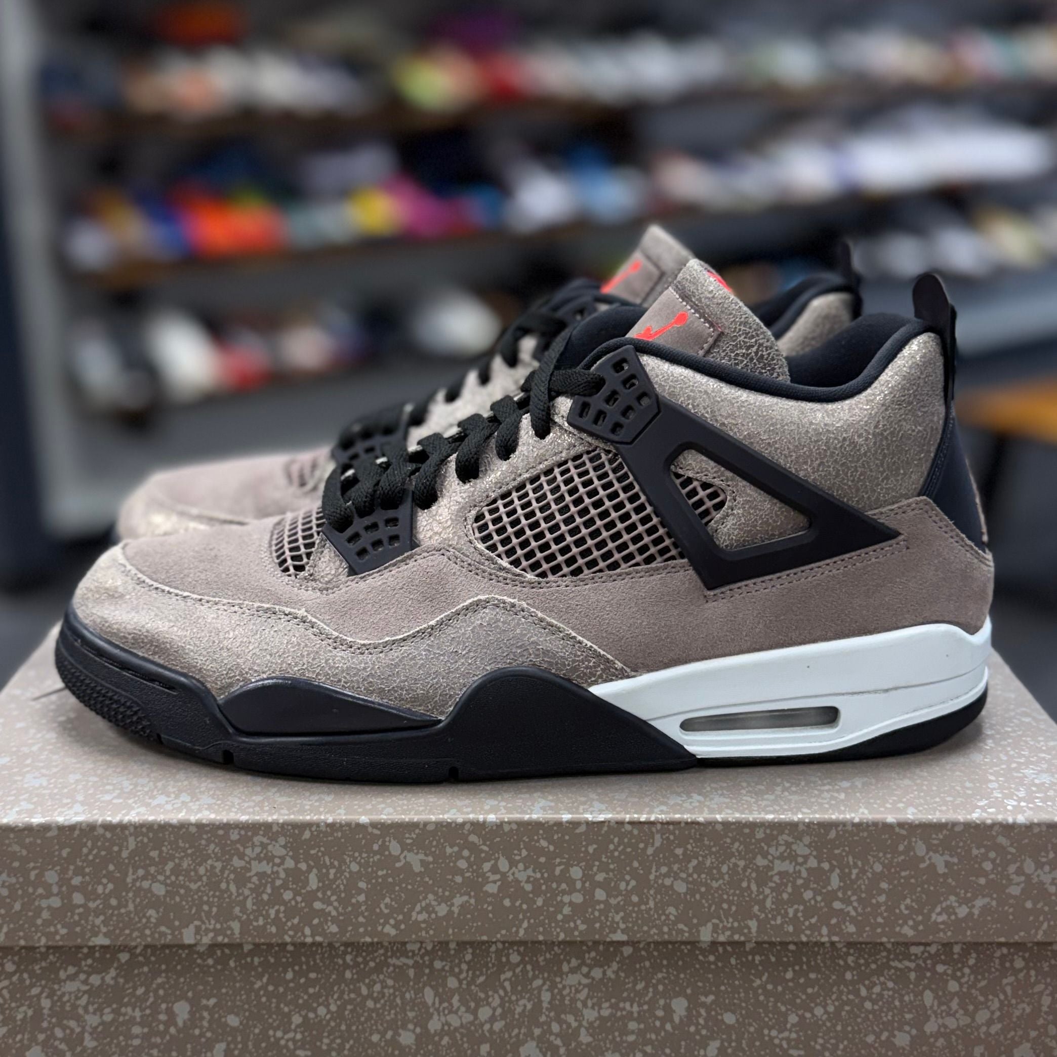 Jordan 4 Retro Taupe Haze - Preowned