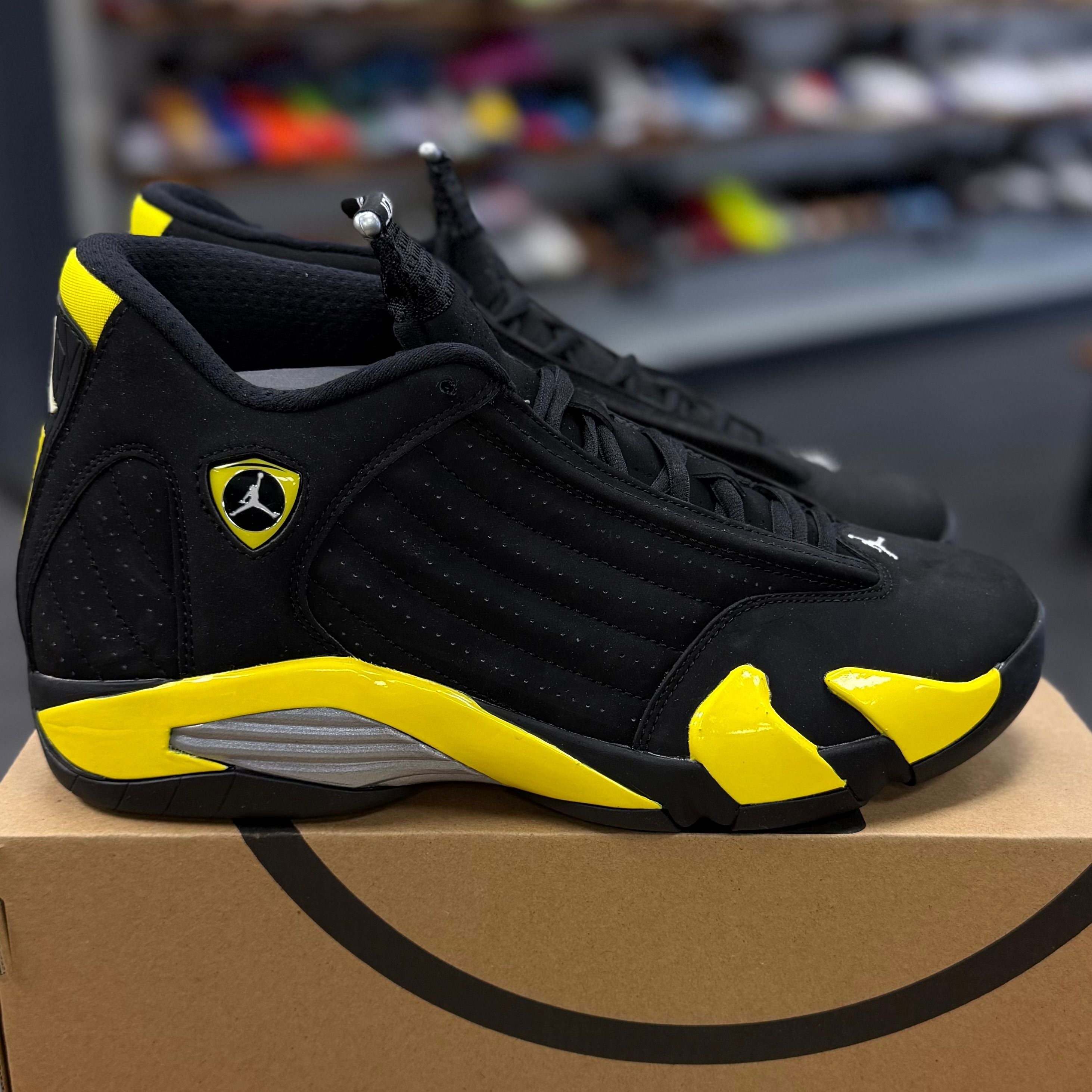 BRAND NEW STEAL - Jordan 14 Retro Thunder
