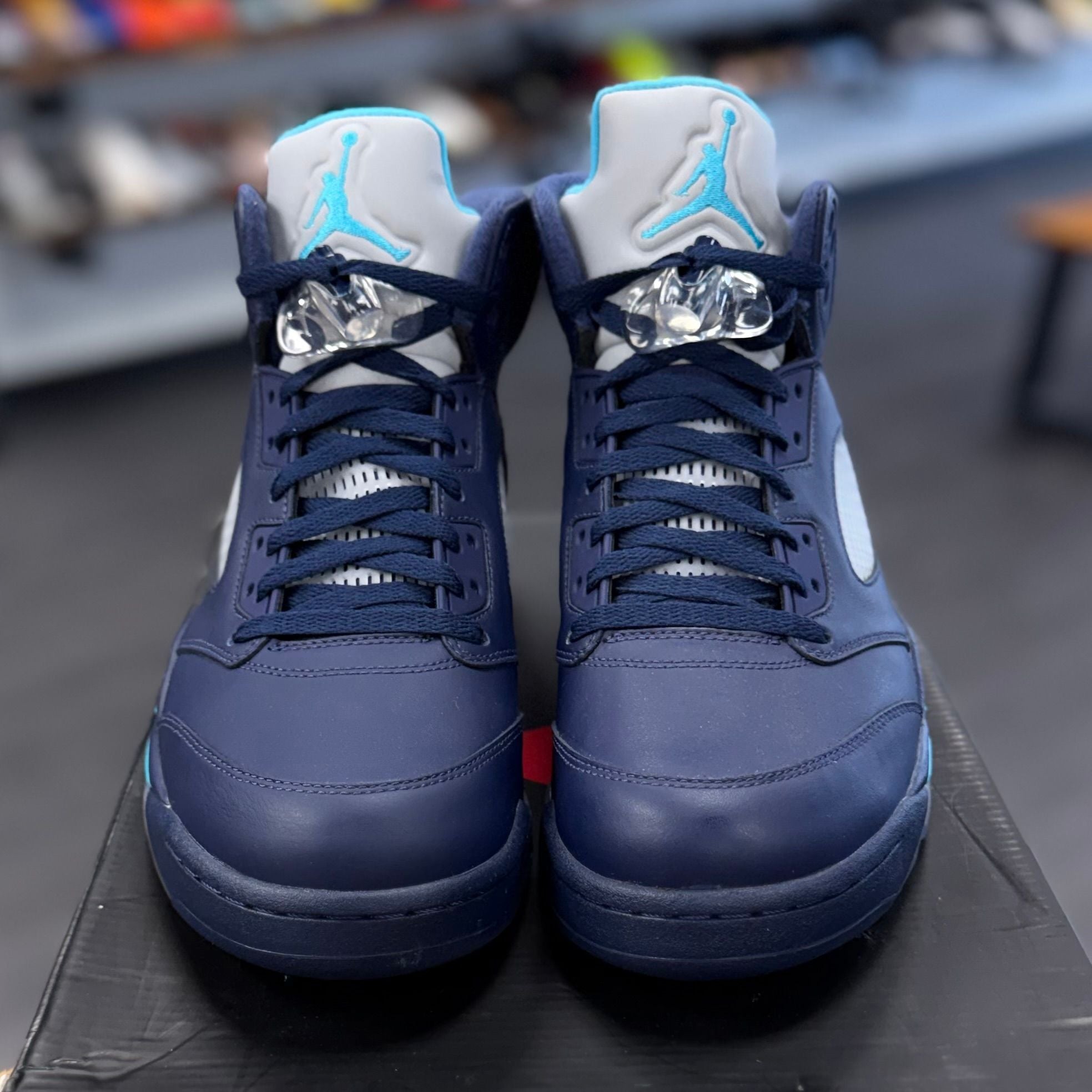 BRAND NEW STEAL - Jordan 5 Retro Pre-Grape