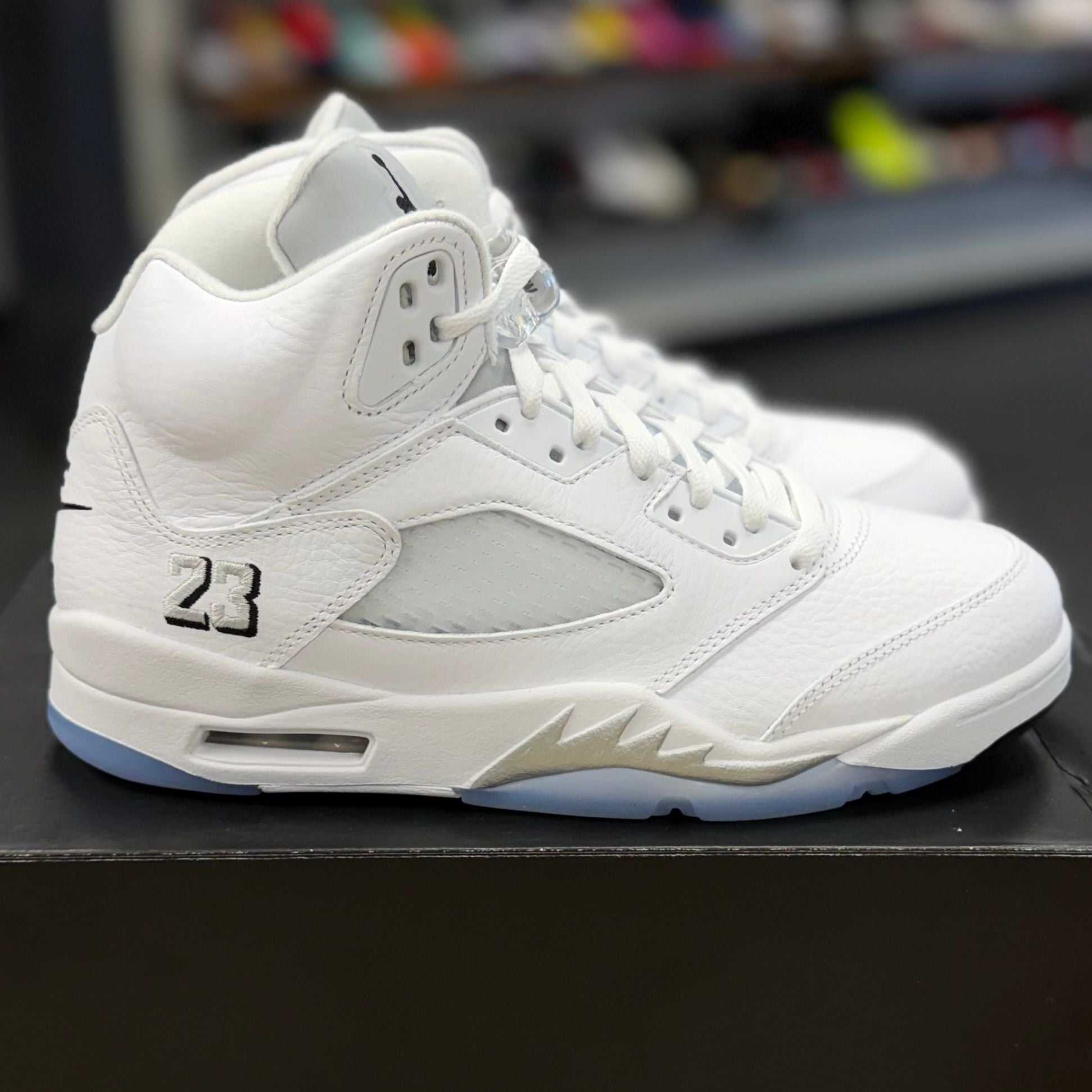 BRAND NEW STEAL - Jordan 5 Retro White Metallic (2026)
