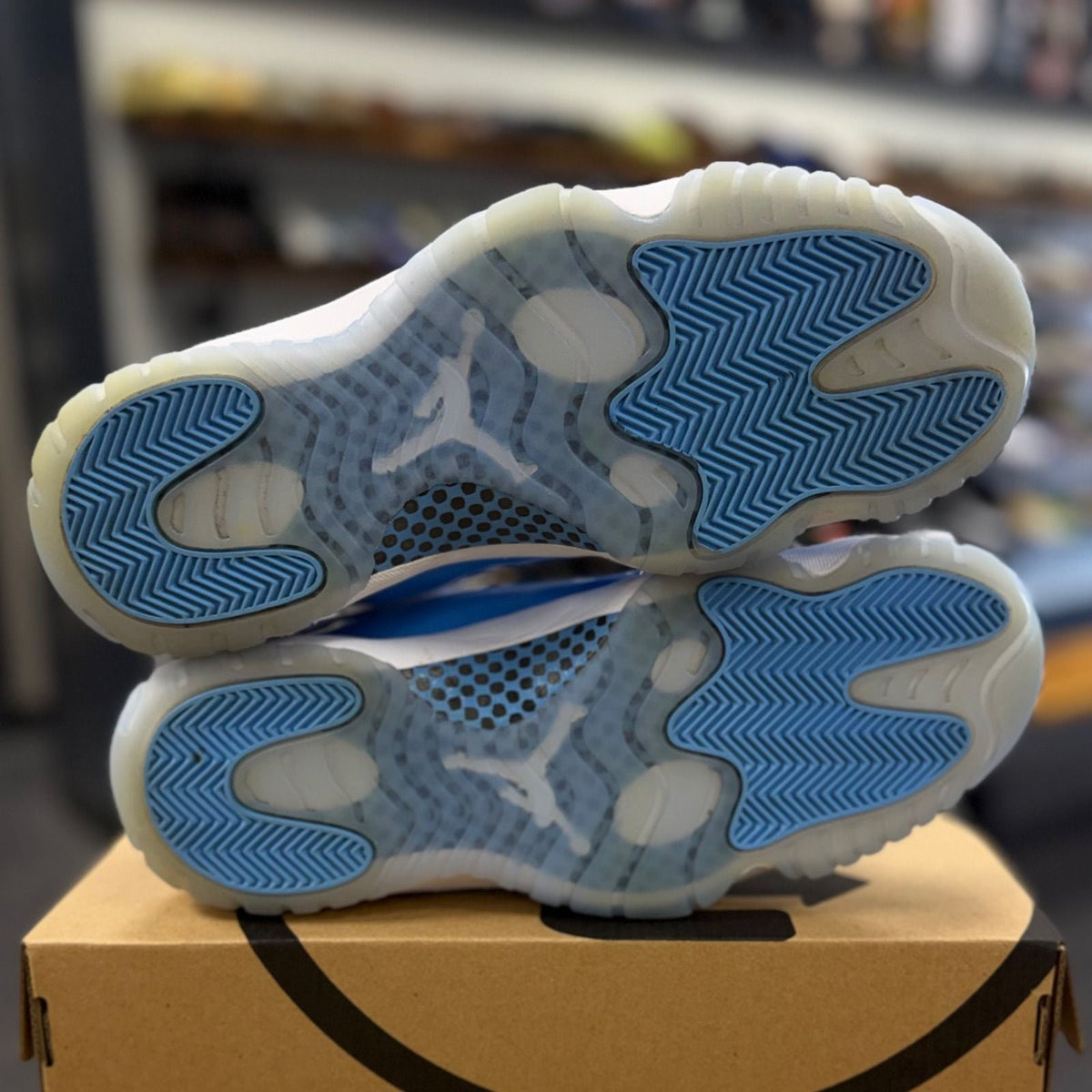 Jordan 11 Retro Low University Blue (2026) - Preowned