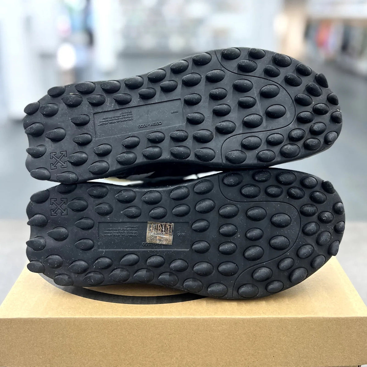 OFF-WHITE Odsy-1000 Cream White Green - Preowned
