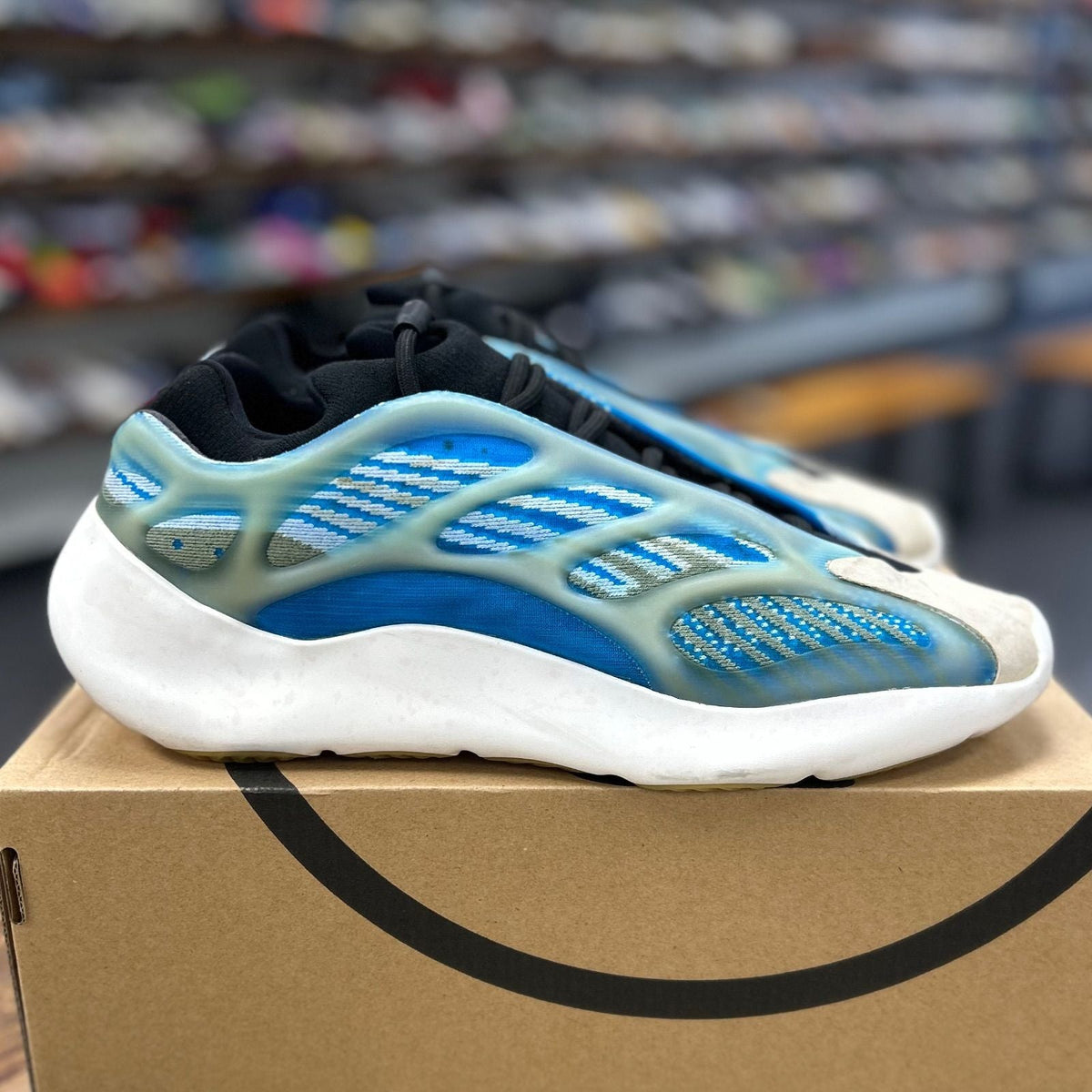 adidas Yeezy 700 V3 Arzareth - Preowned