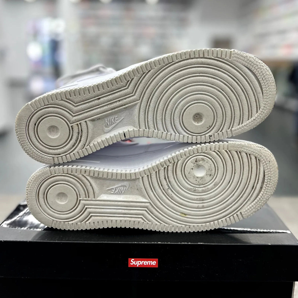 Nike Air Force 1 Mid Supreme White - Preowned