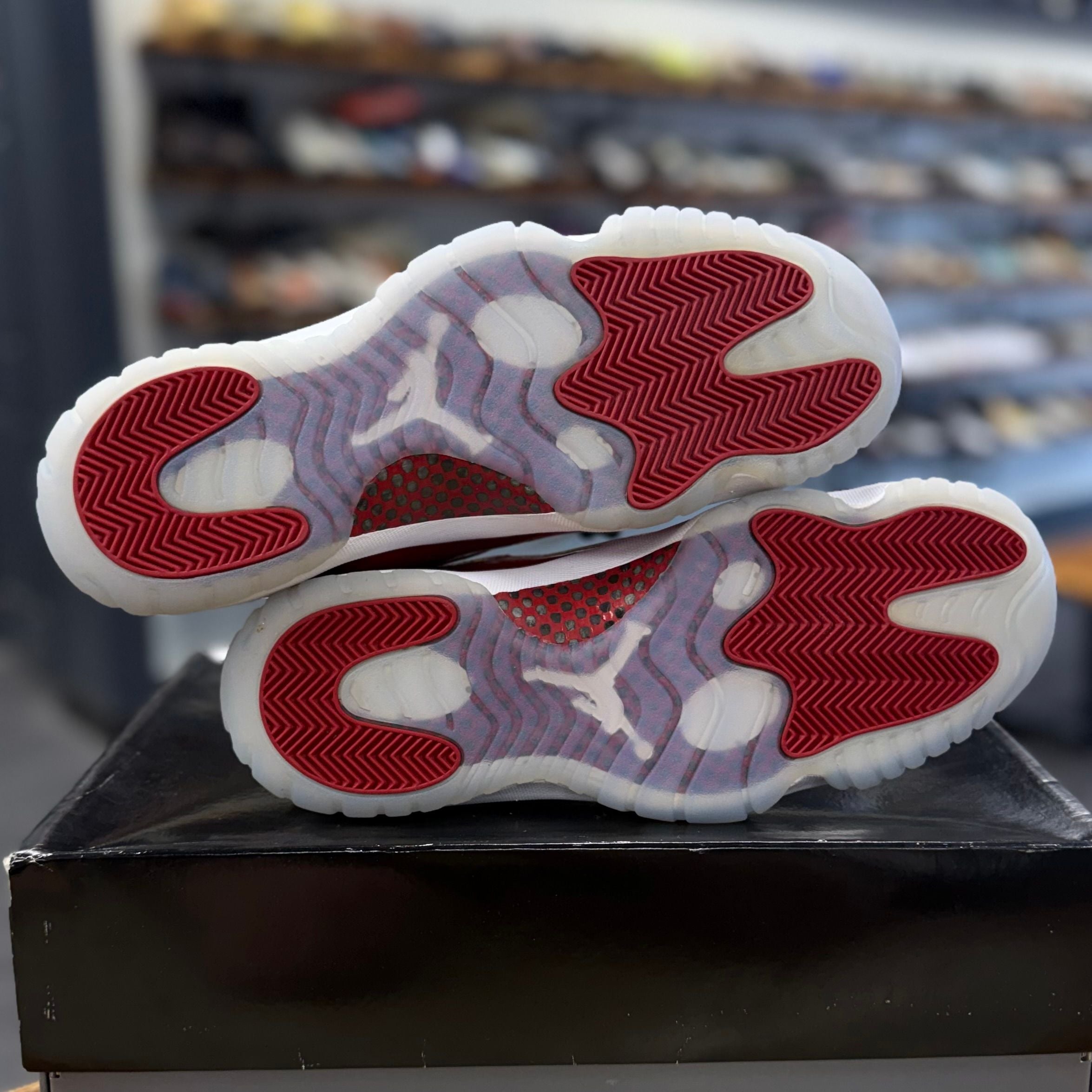 BRAND NEW STEAL - Jordan 11 Retro Cherry (2022)