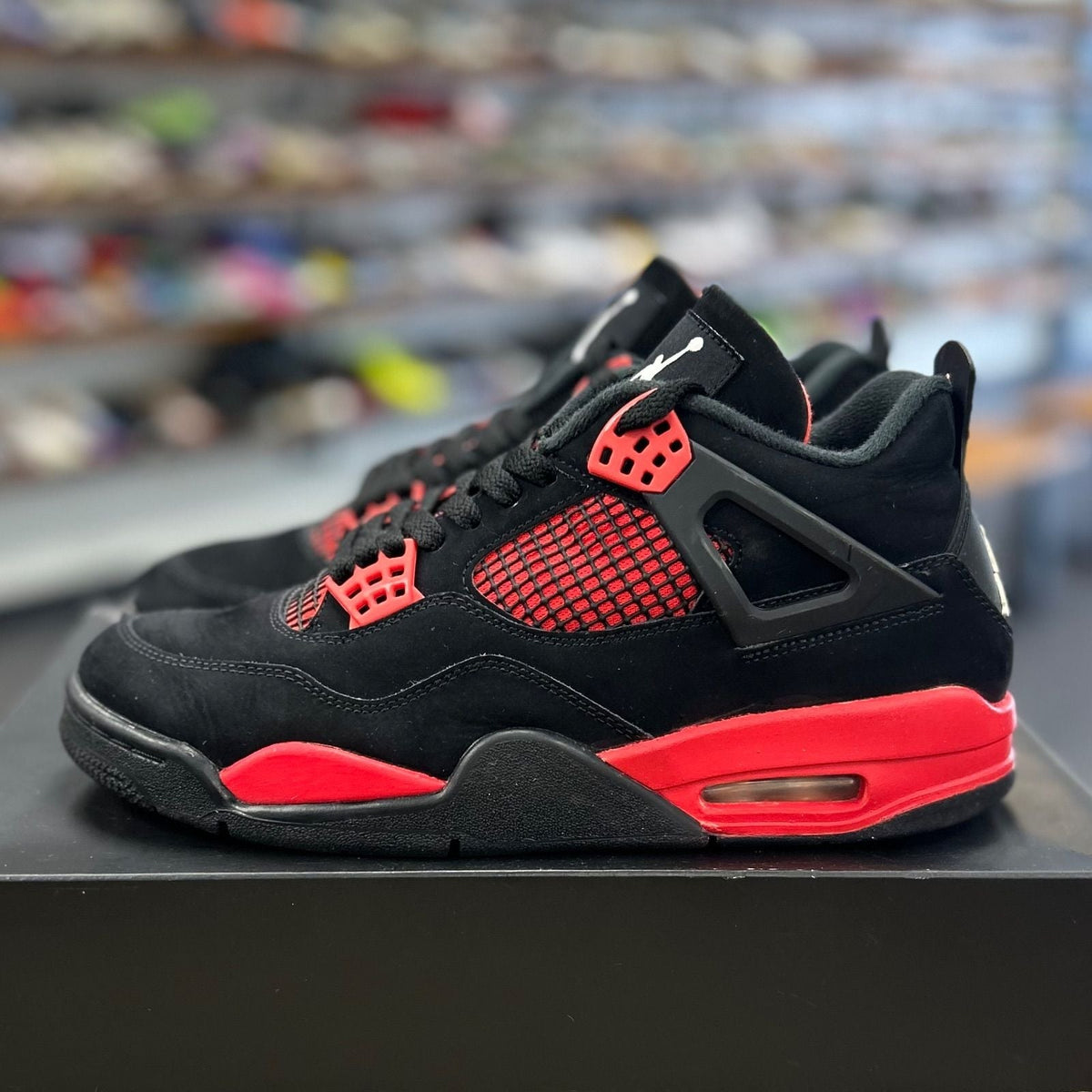 Jordan 4 Retro Red Thunder - Preowned