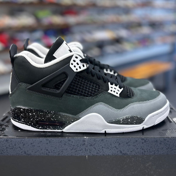 Jordan 4 Retro Fear (2024) - Preowned