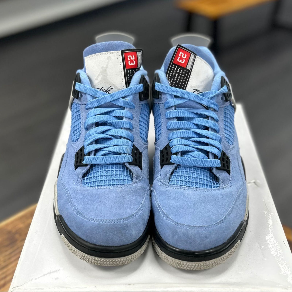 Jordan 4 Retro University Blue - Preowned