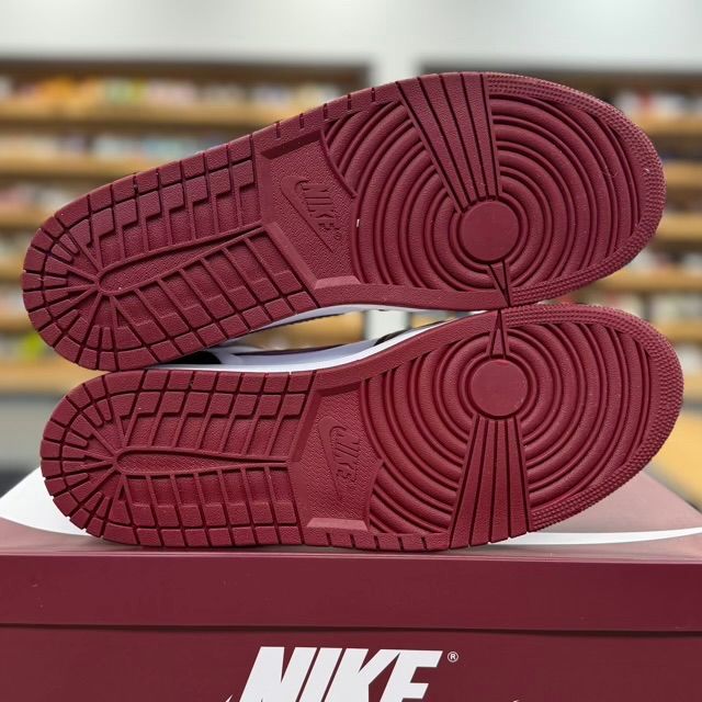 Jordan 1 Retro High OG Artisanal Team Red - Preowned