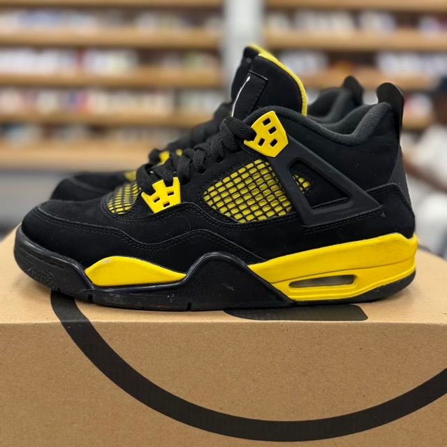 Jordan 4 Retro Thunder (2023) (GS) - Preowned