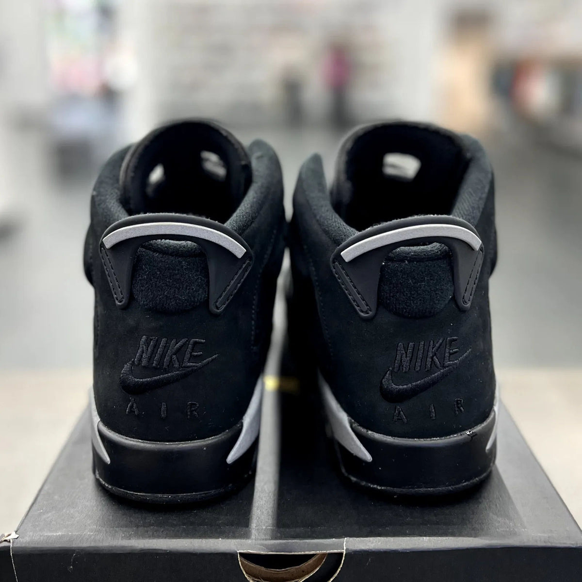 Jordan 6 Retro Cap and Gown (GS) - Preowned