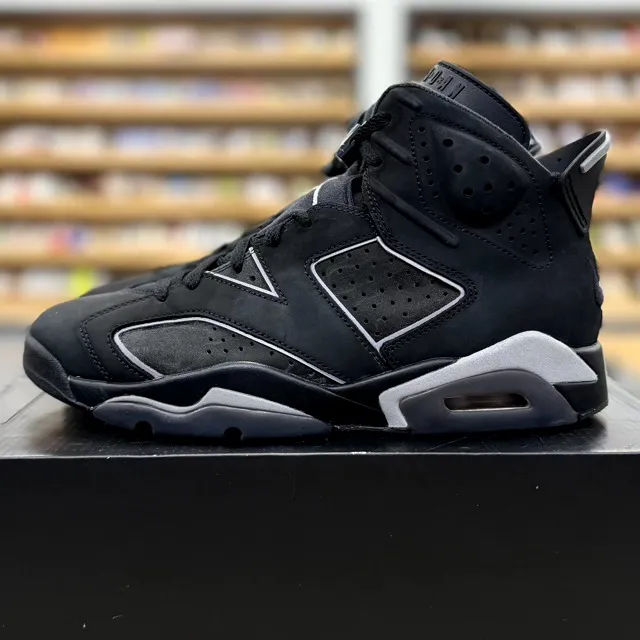 Jordan 6 Retro Cap and Gown - Preowned