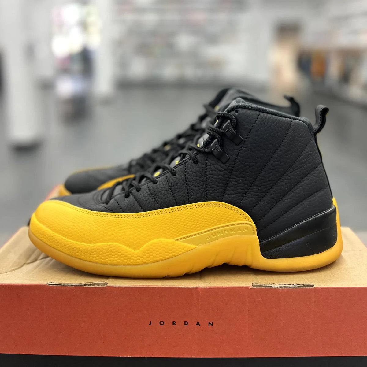 Jordan 12 Retro Black University Gold - Preowned