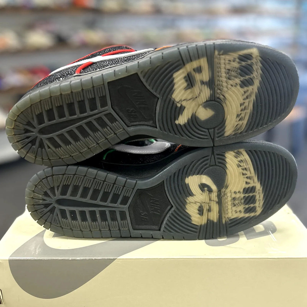 Nike SB Dunk Low Bronx Girls Skate - Preowned