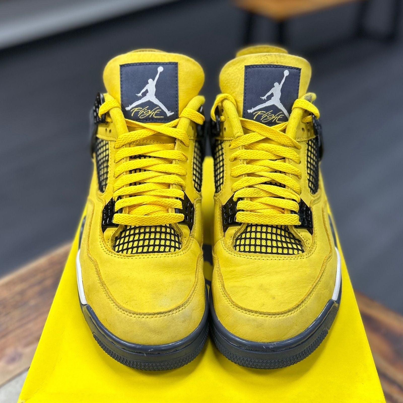 Jordan 4 Retro Lightning (2021) - Preowned